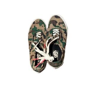 Boys Vans Size 2.5 Camo Low top lace up